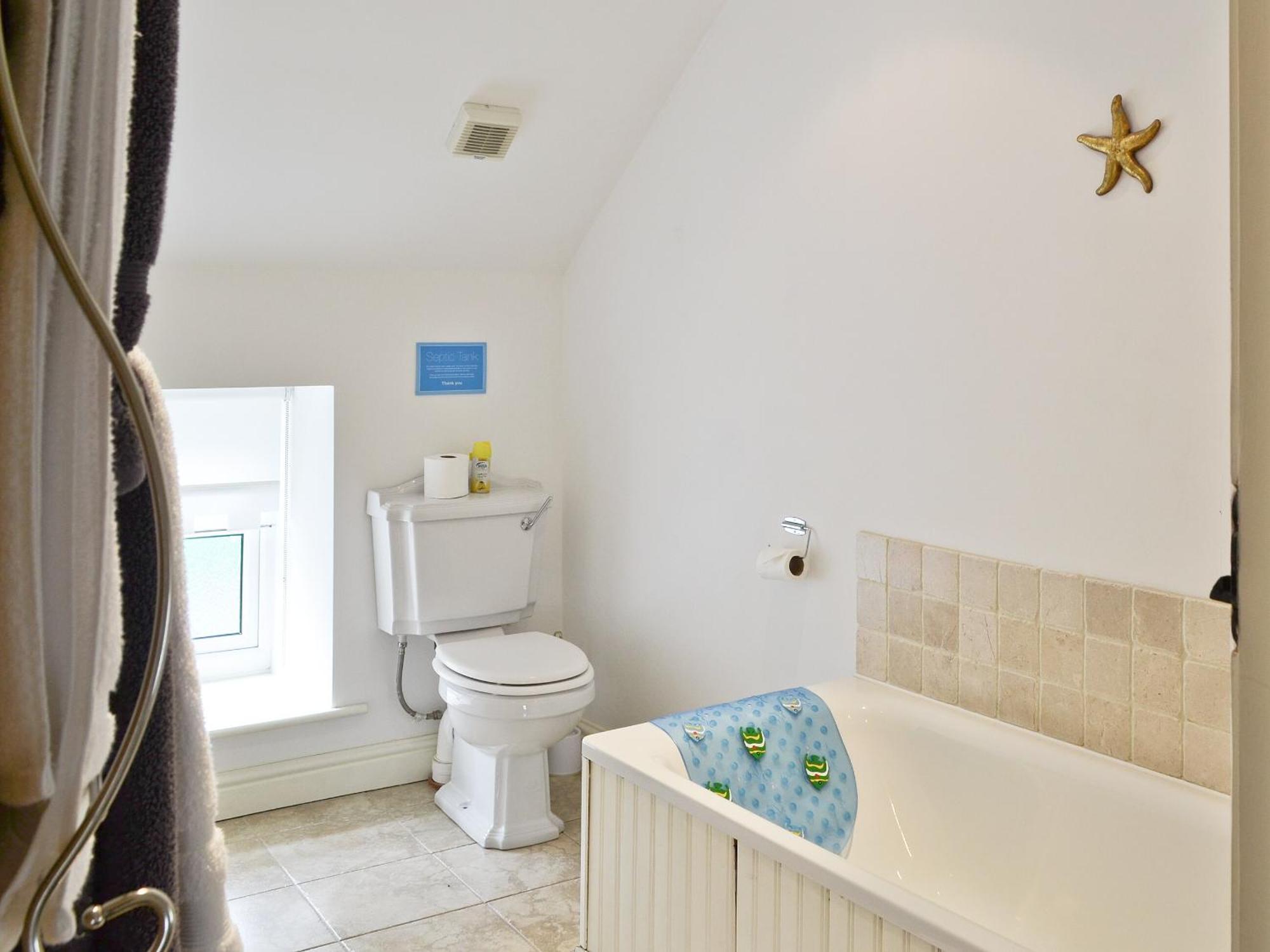 Methodist Cottage West Kyo Екстер'єр фото
